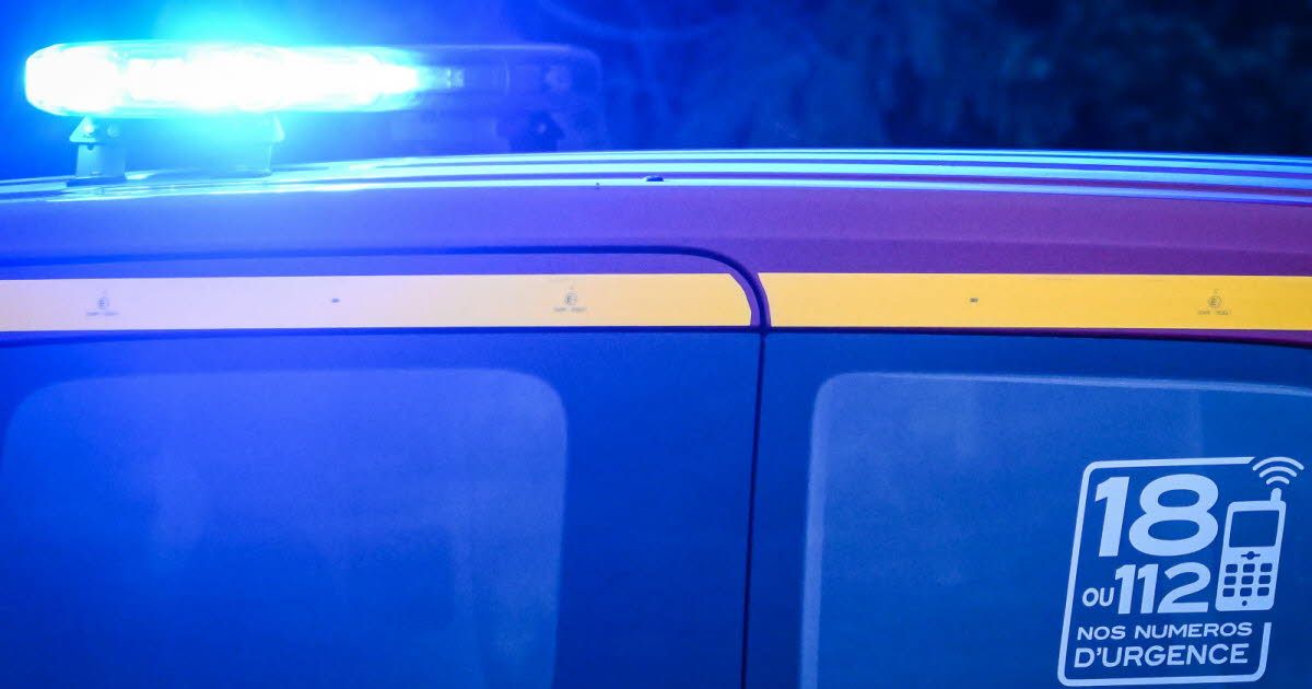 Un octogénaire perd le contrôle de son véhicule et se retrouve dans une cour d'école