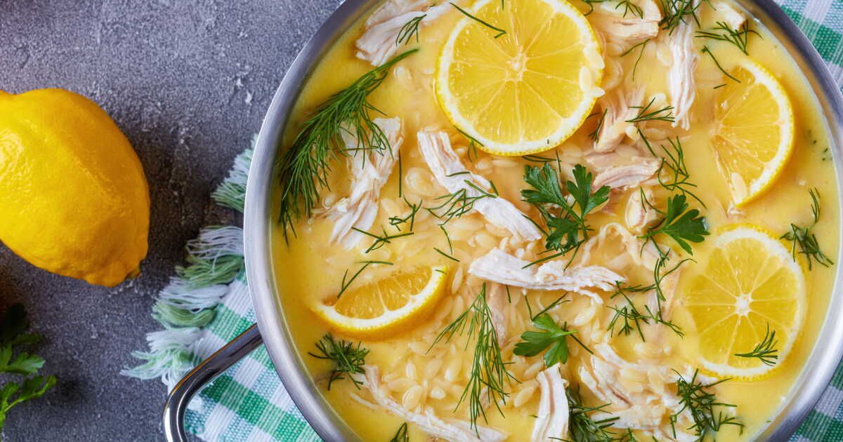 Découvrez la magie de l'avgolemono, la soupe grecque réconfortante