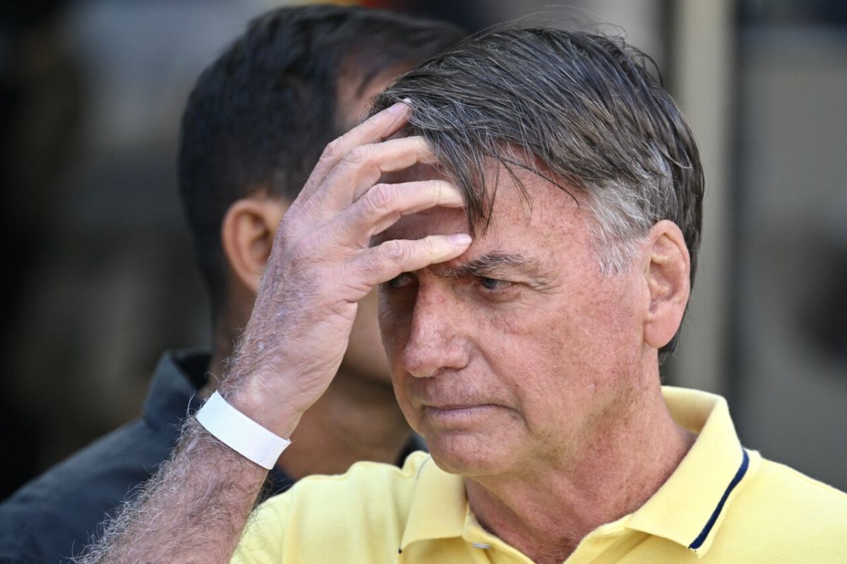 Quand curieux rime avec fuite : Jair Bolsonaro sous les feux des projecteurs