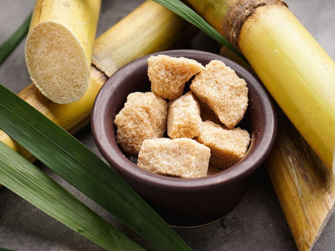 Sucre brun ou blanc : quel impact sur la glycémie ?