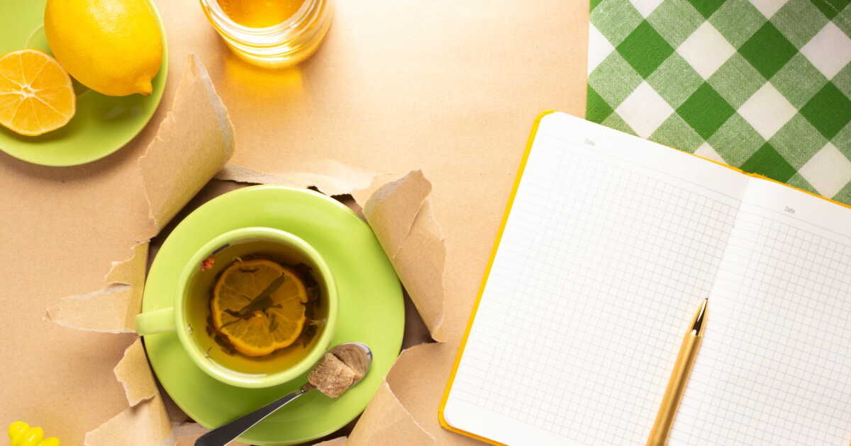 Transformez votre table de Noël avec une nappe en papier chic