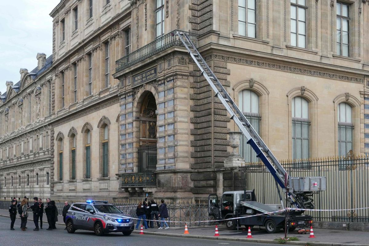 Quatre suspects supplémentaires appréhendés dans le casse du Louvre