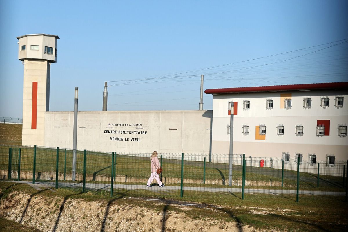 Un détenu dangereux en permission de sortie : aberration ou nécessité ?