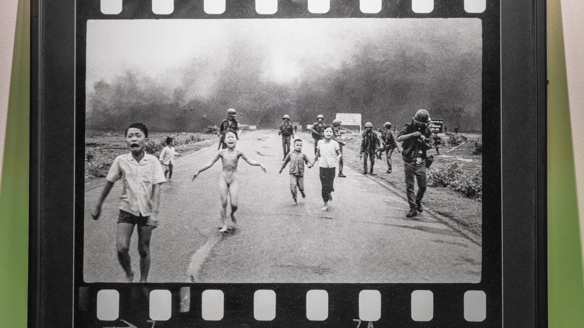 La vérité derrière la petite fille au napalm : un documentaire qui bouscule les certitudes