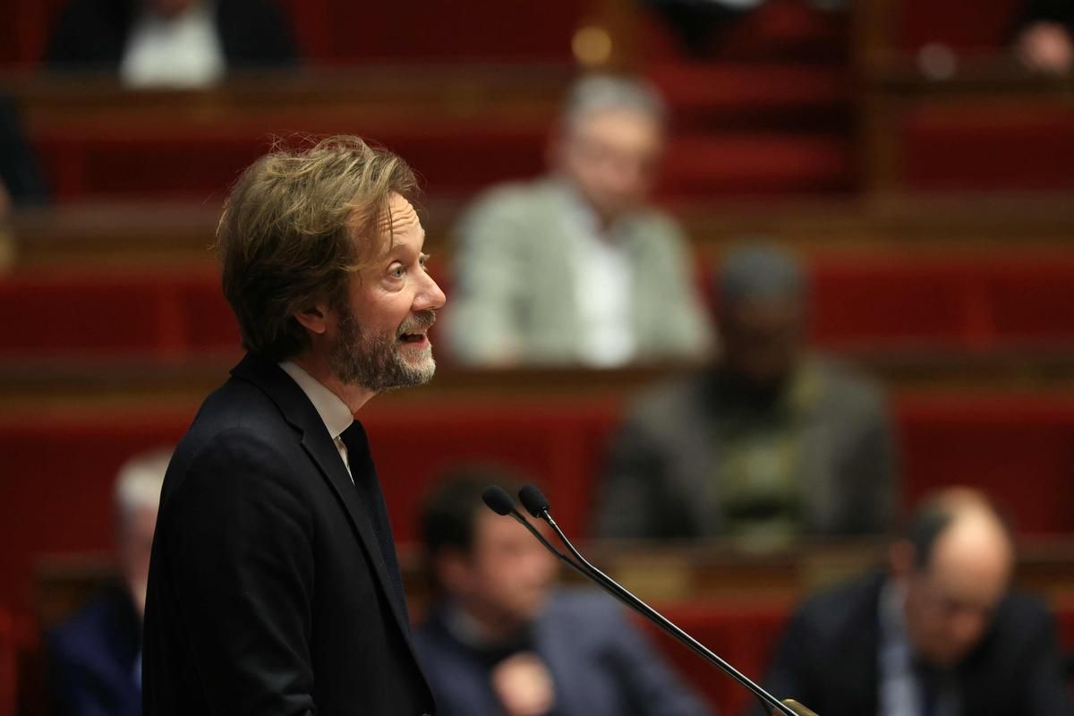 Boris Vallaud appelle à l'unité pour un budget viable en 2026