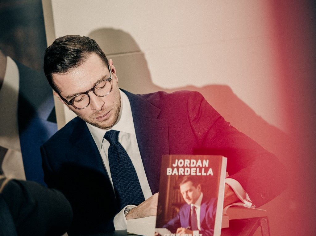 Agression de Jordan Bardella : un incident choquant lors d'une séance de dédicaces