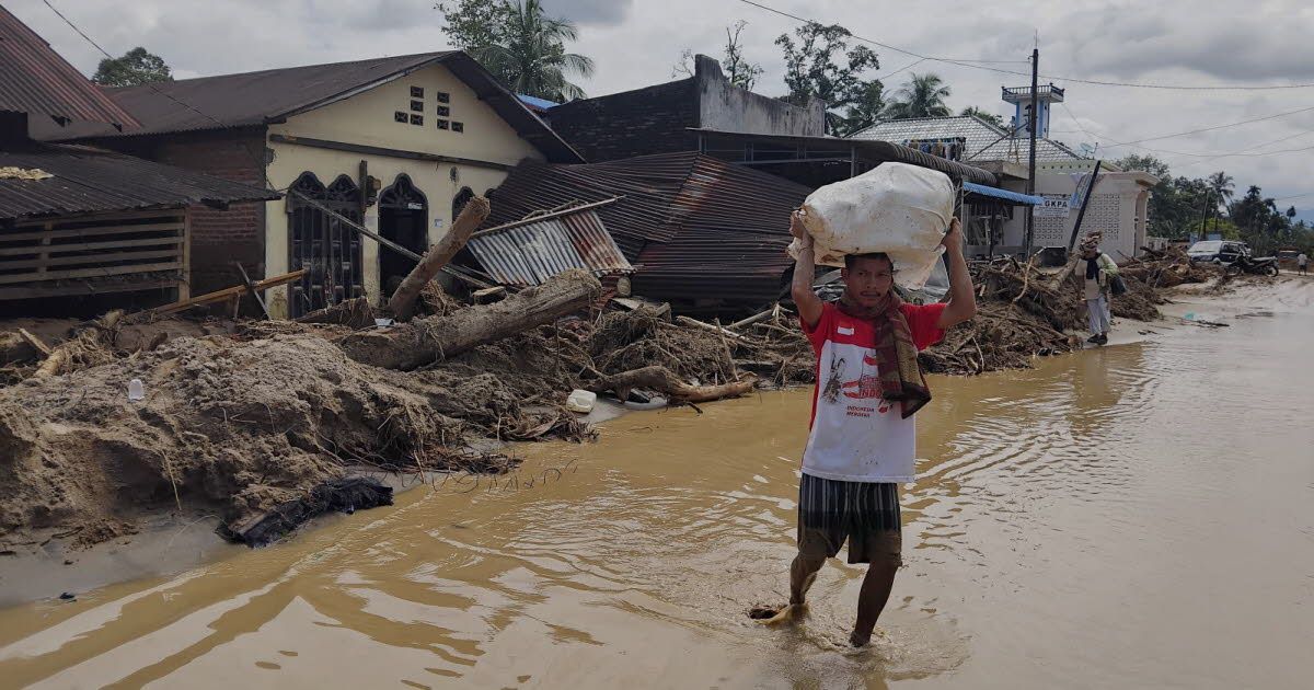 Des inondations ravageuses en Asie : plus de 350 vies perdues