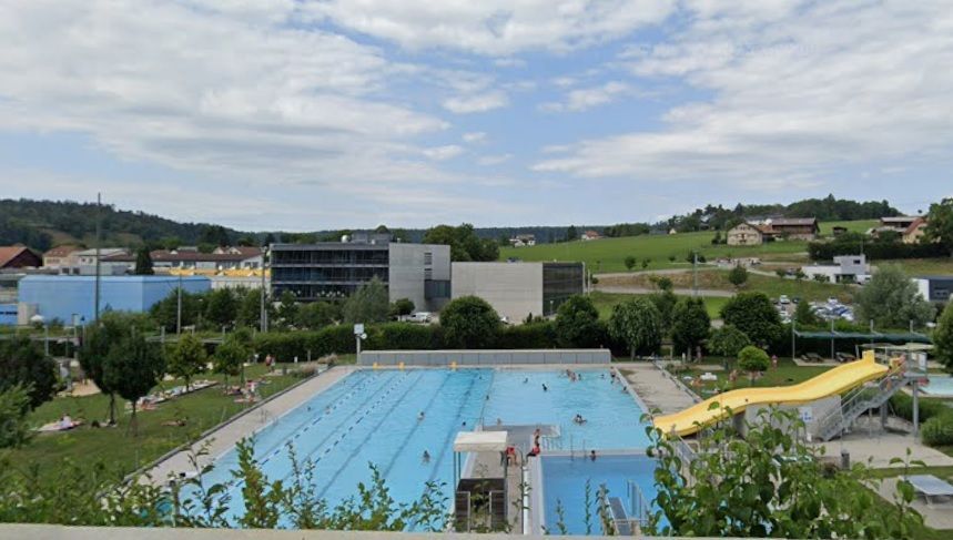 Porrentruy : vers un futur inclusif pour les baigneurs français ?