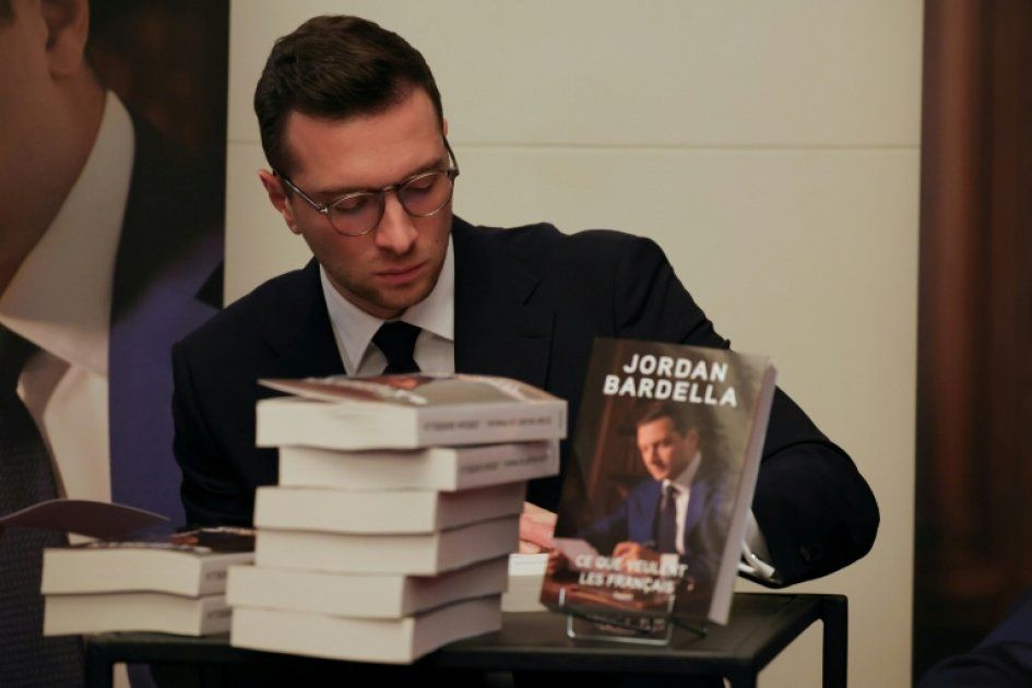 Oeufs et politique : Bardella visé aux dédicaces, un septuagénaire en garde à vue