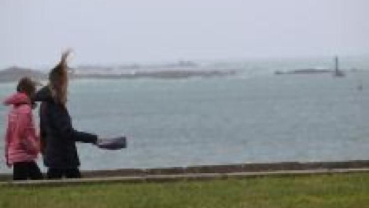 Des vents violents s'annoncent : le point sur les départements en vigilance jaune