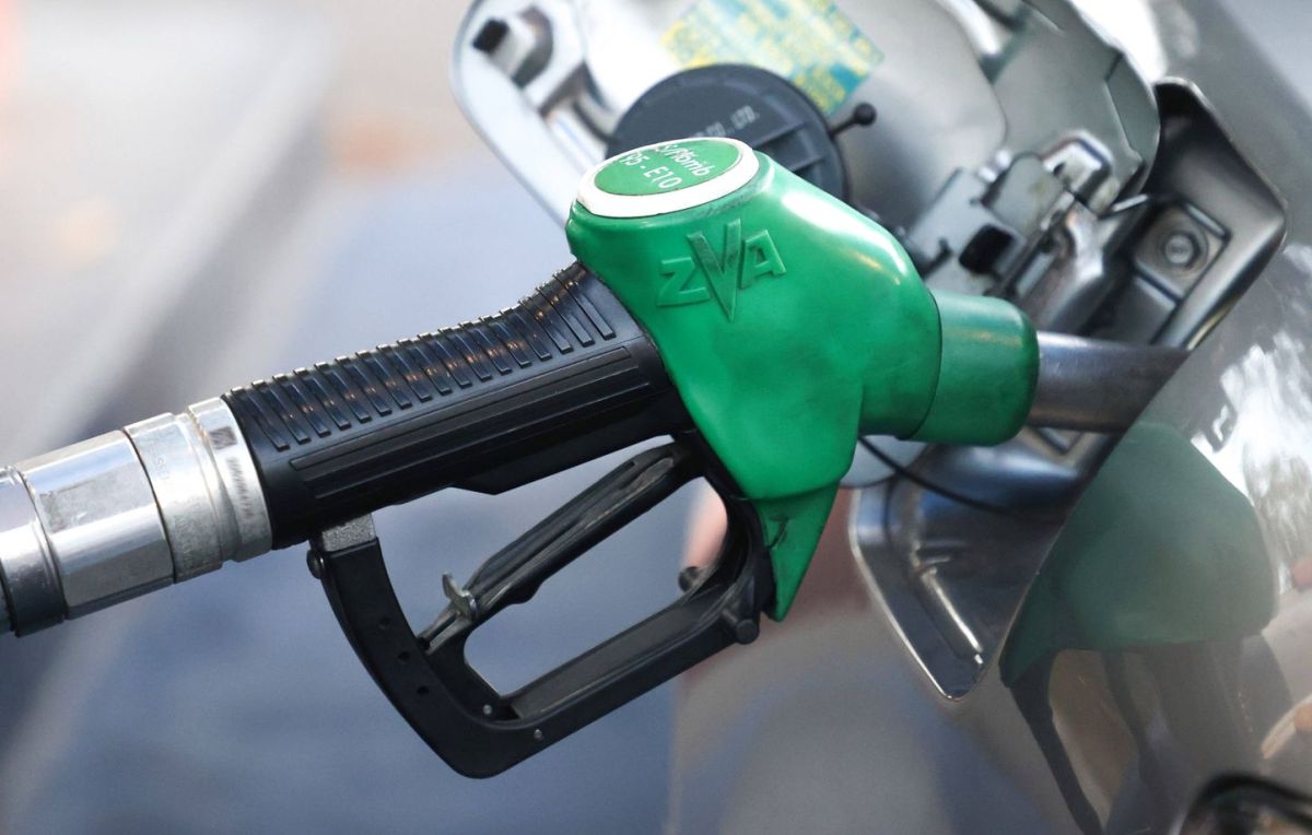 Biocarburants B100 et E85 : un avenir incertain entre écologie et agriculture