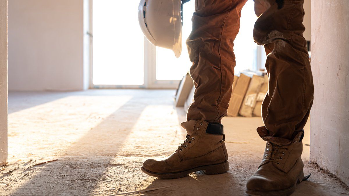 À 89 ans, un homme brave le froid dans sa maison abandonnée