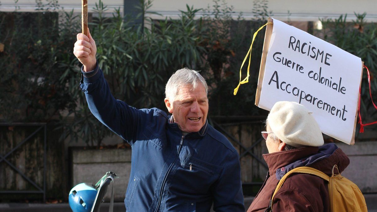 Cahors s'unit pour la Palestine : une vague de solidarité devant la mairie