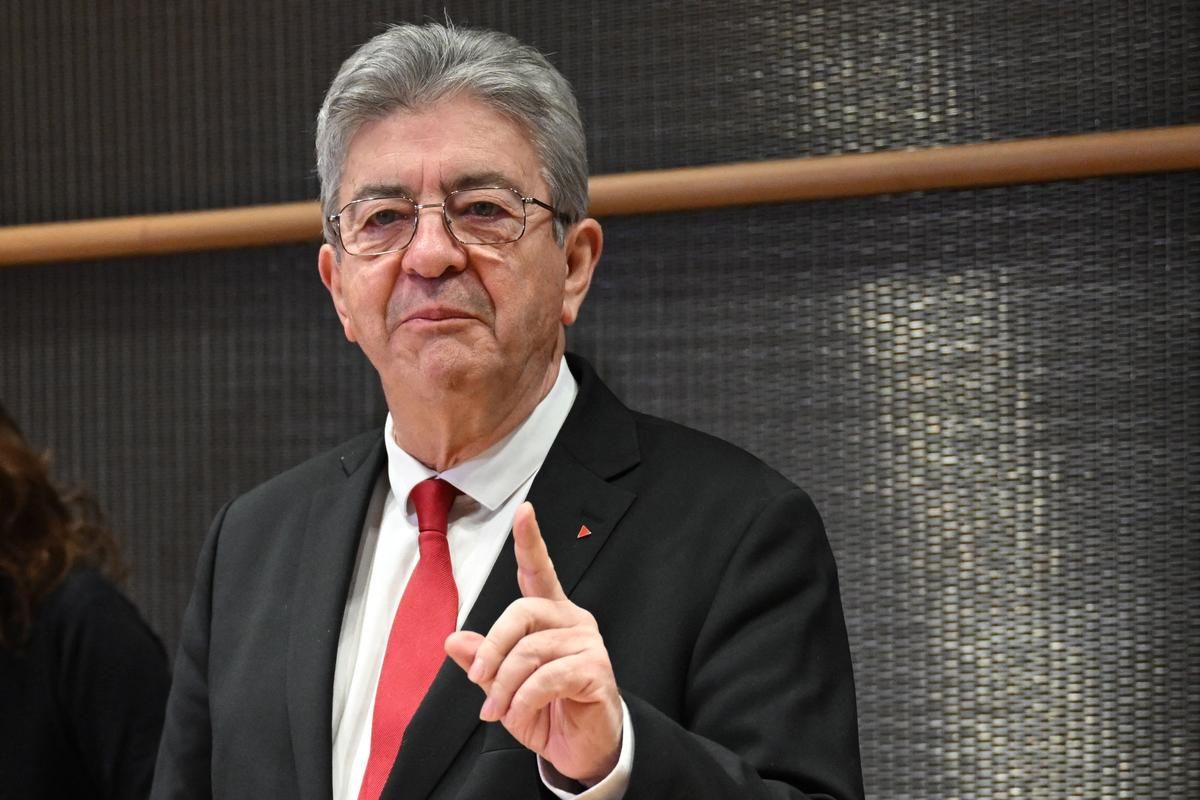 Jean-Luc Mélenchon défend la laïcité face à la menace islamiste