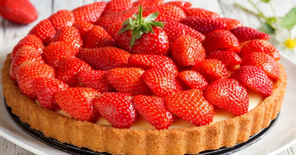 Succombez à la légèreté d'une tarte aux fraises sans crème