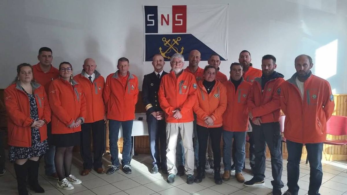Sauvetages en mer : la SNSM de Saint-Vaast-la-Hougue valorisée pour ses héros