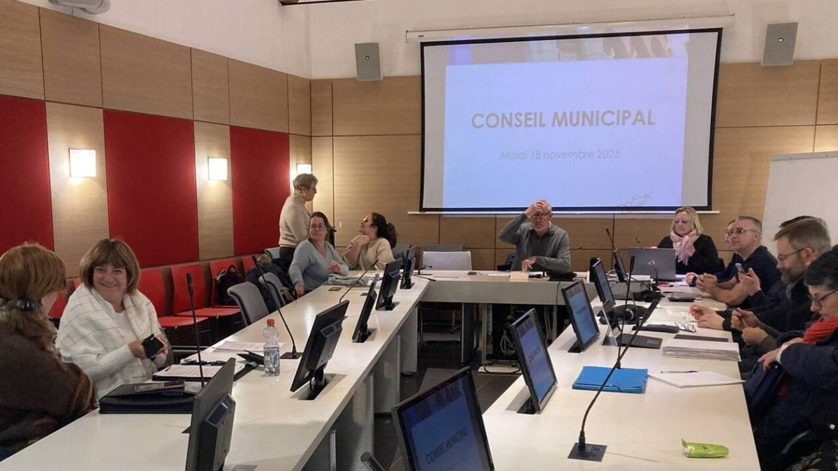 Tension palpable au conseil municipal de Durtal : la situation s'envenime