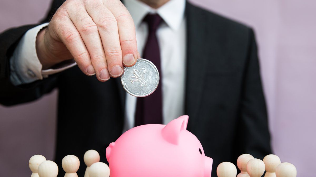 Une tirelire pleine de surprises : l'incroyable découverte d'une américaine