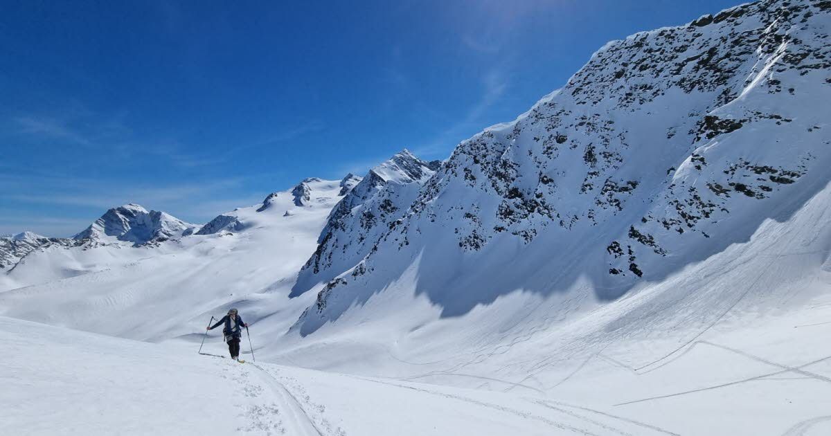 Une skieuse de 66 ans se blesse gravement en haute montagne