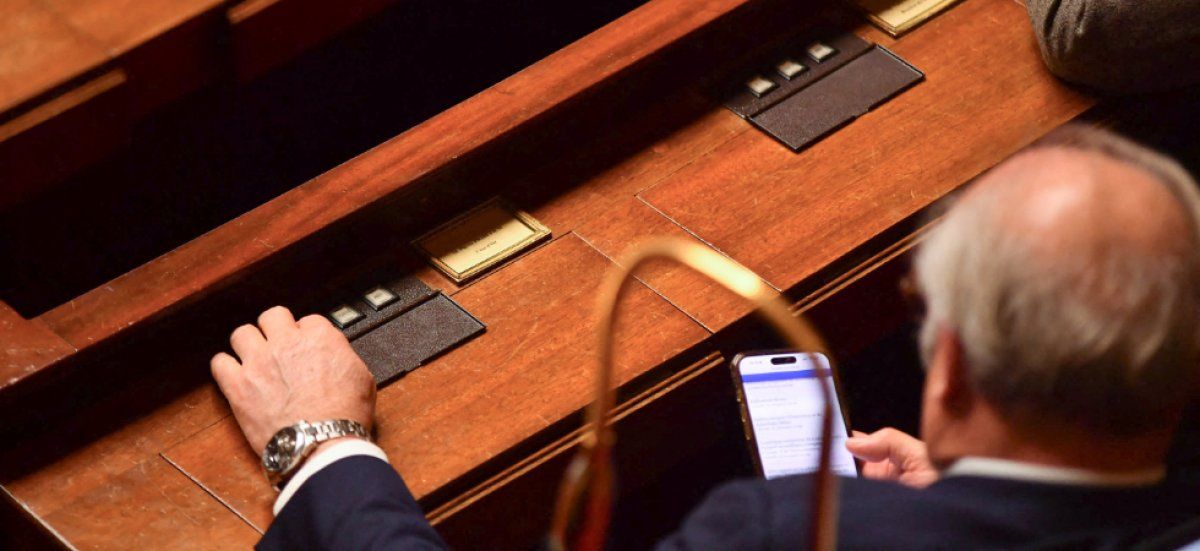 Gel des retraites des anciens députés : un choix unanime pour des économies budgétaires