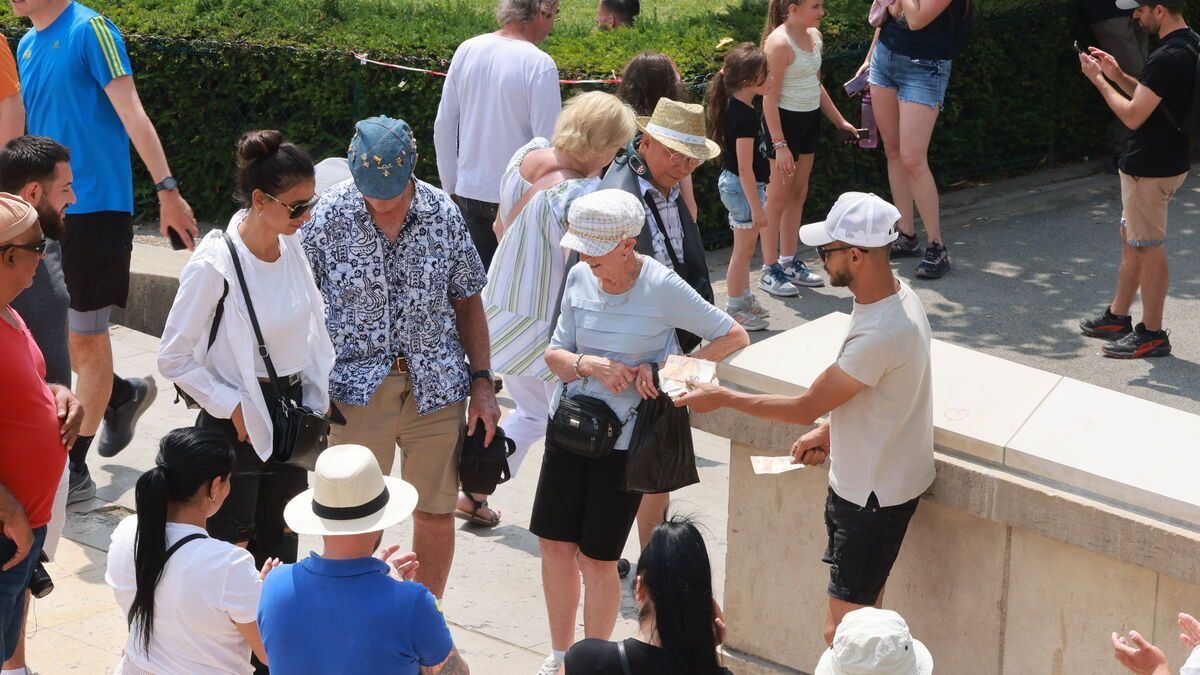Scandale au Trocadéro : démantèlement d'un gang d'escrocs au bonneteau