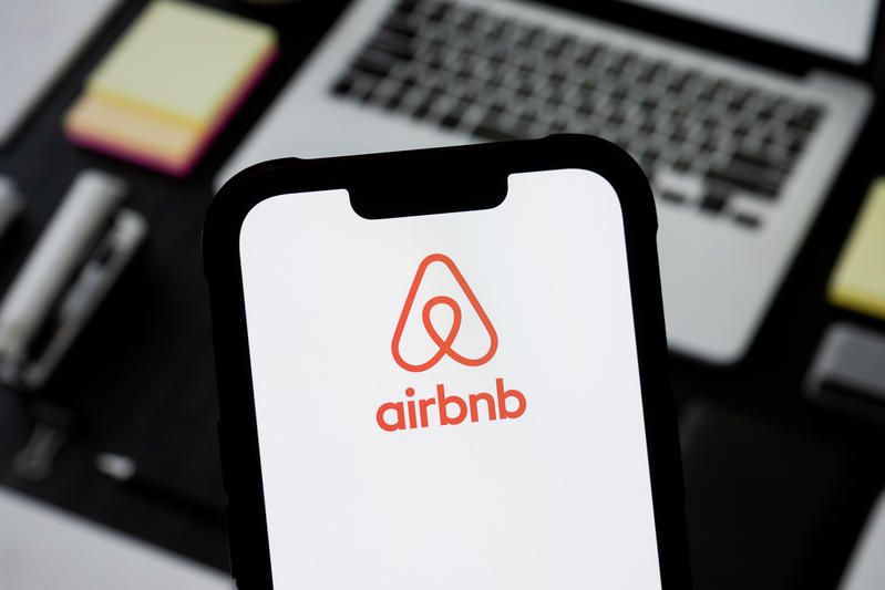 Airbnb frappé par une amende record en Espagne : l'impact sur le logement