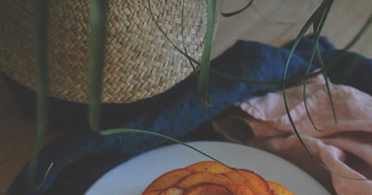 La tarte à la pêche revisitée par Christophe Michalak : un délice à ne pas manquer