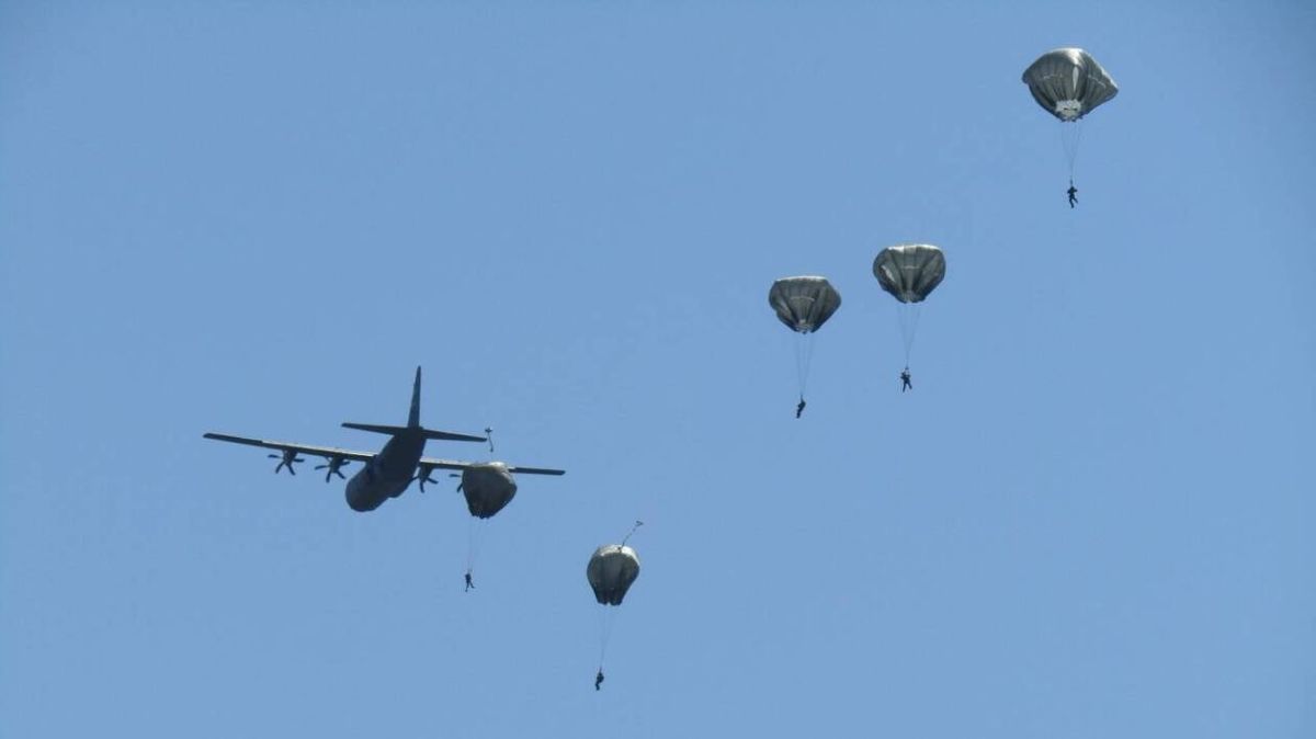 Le maire de Sainte-Mère-Église clarifie la rumeur sur le parachutage du 82e D-Day