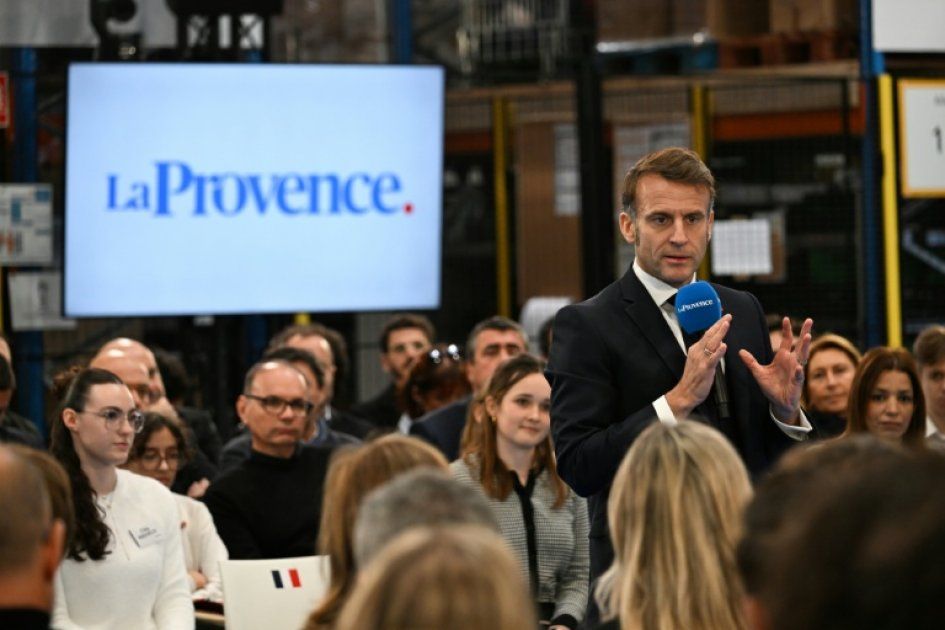 Macron dénonce les fake news : un faux coup d'État en ligne sème l'inquiétude en Afrique