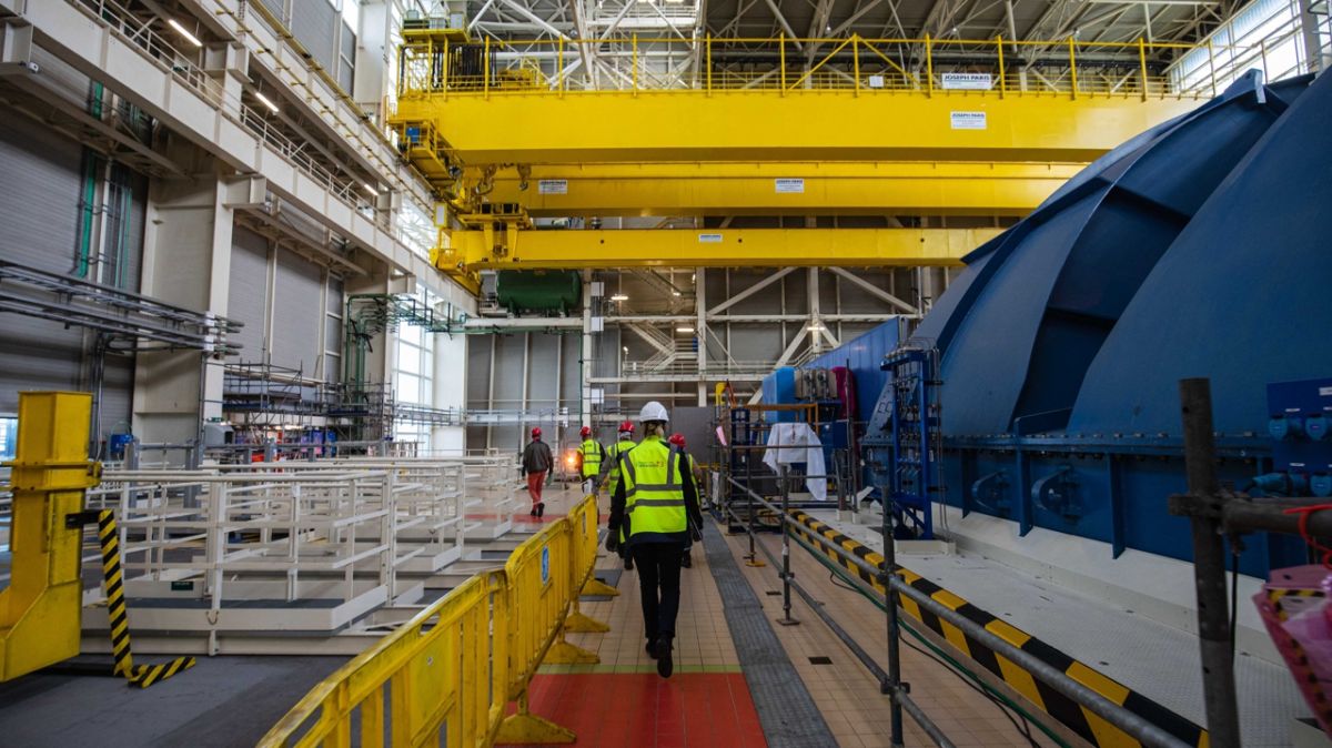 La relance du nucléaire : vers un nouveau défi pour EDF avec des coûts en hausse