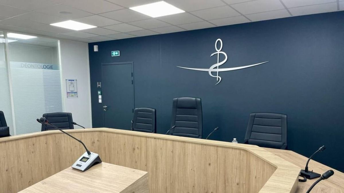 Une fresque humoristique fait scandale à l’hôpital de Bayeux : la médecin mise à l’amende