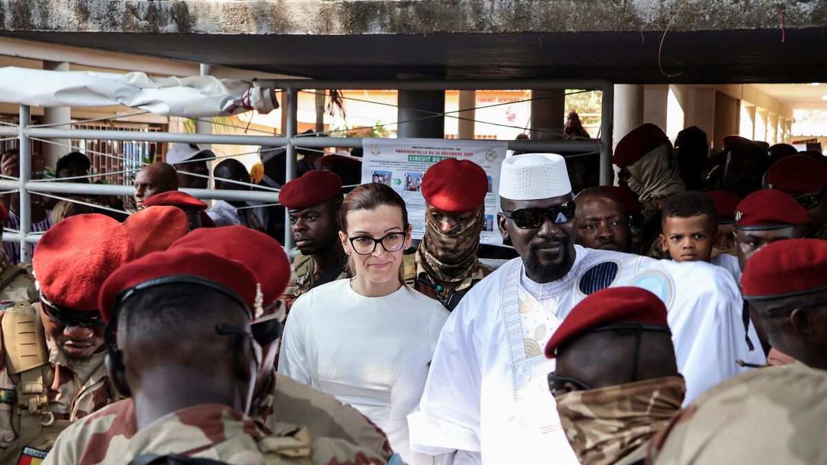 Élections en Guinée : Mamadi Doumbouya en tête, l'opposition crie au scandale