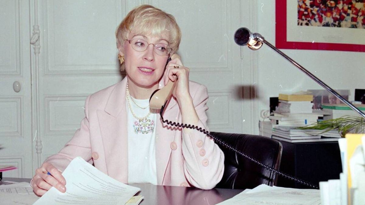 Elisabeth Hubert élevée au rang de commandeur de la Légion d'honneur