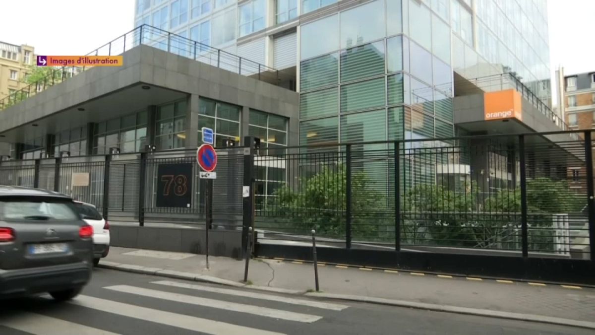 Des impacts de balles alarmants sur le site d'Orange à Marseille