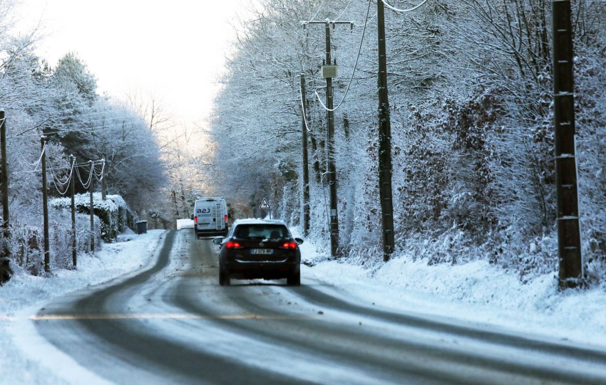Tempête Goretti : la Manche placée en vigilance rouge pour des rafales dévastatrices
