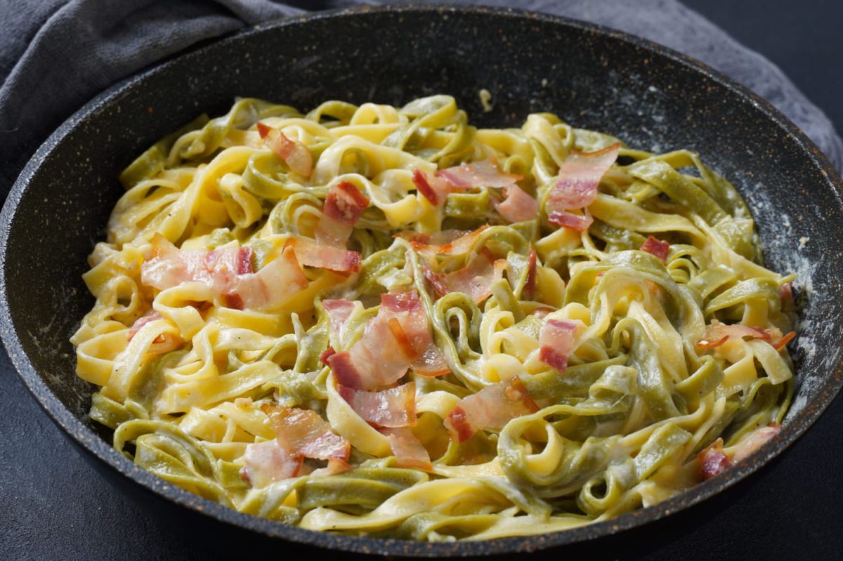 Spaghettis carbonara légers : la recette qui fait fondre les calories
