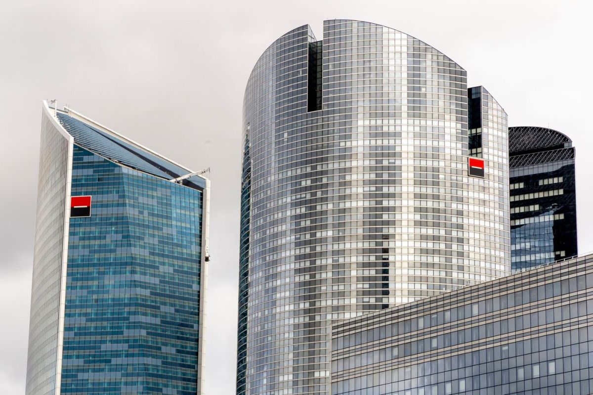 la société générale annonce la suppression de 1 800 postes d'ici 2027