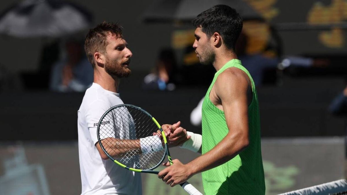 Carlos Alcaraz élimine Corentin Moutet à l'Open d'Australie et atteint les huitièmes de finale
