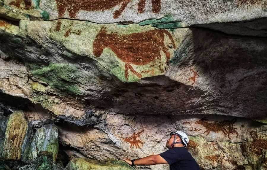 La découverte de la plus ancienne peinture rupestre au monde en Indonésie