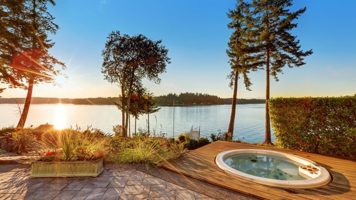 Mes voisins font trop de bruit dans leur piscine, que faire?