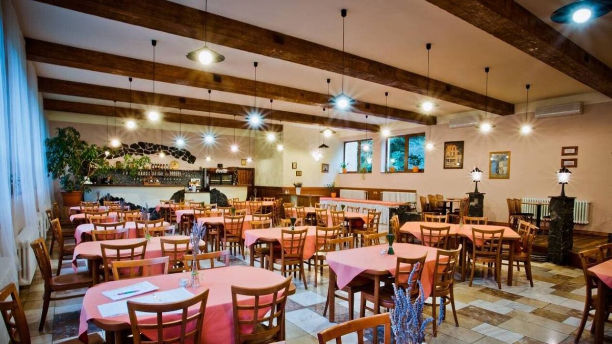 Une arnaque au restaurant : le père de famille filmé en train de tricher