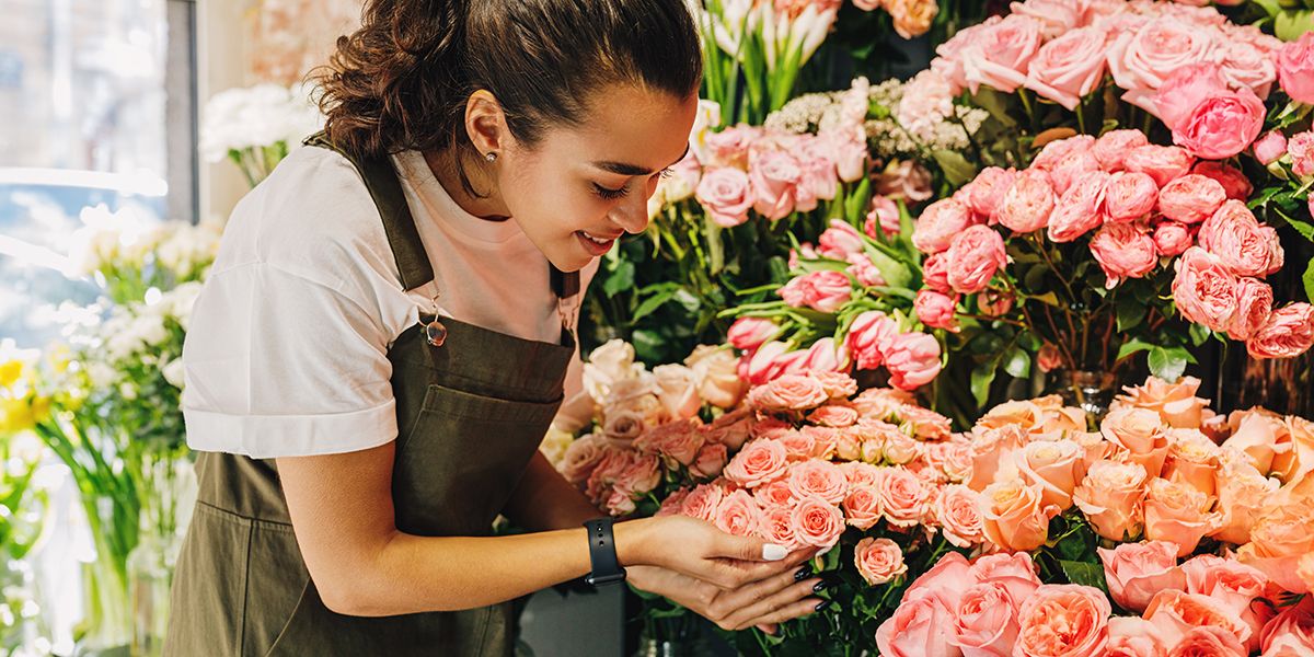 L'art d'offrir des roses : décryptage des couleurs et significations