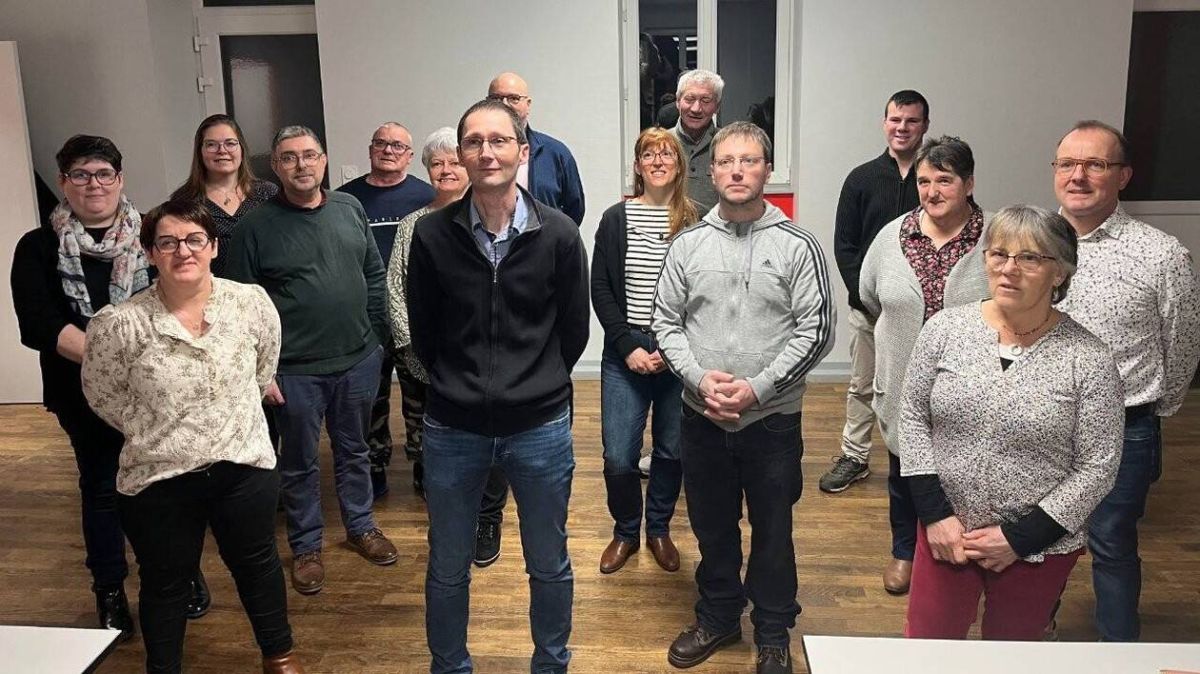 Les candidats de la liste « Ensemble pour garder notre identité » à Saint-Brice-de-Landelles