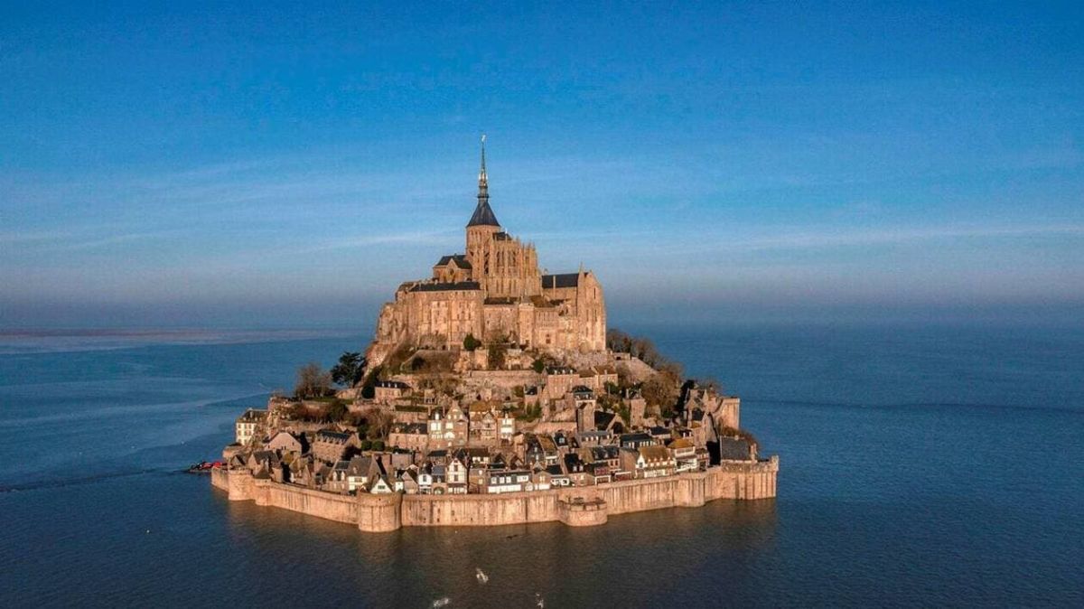 Le Mont-Saint-Michel : un enjeu électoral inattendu pour 2026