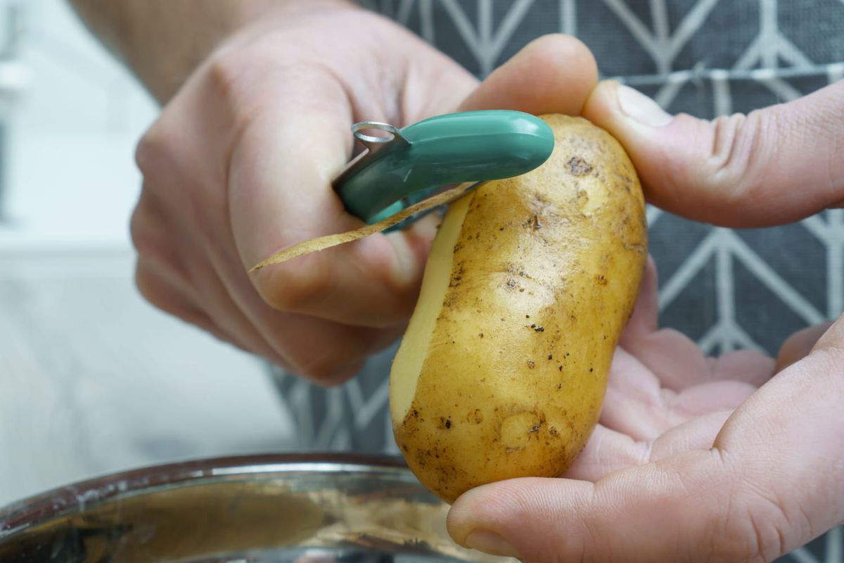 Les secrets d'un épluchage réussi : révélez tout le potentiel de votre épluche-patates