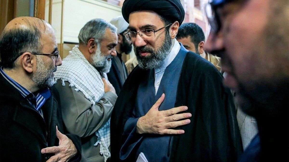 Mojtaba Khamenei blessé : état préoccupant mais assurances des autorités iraniennes