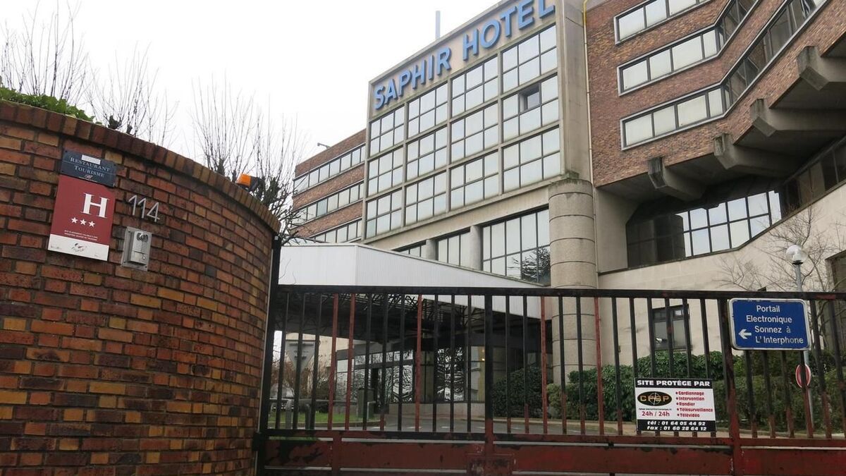 Découverte tragique au Saphir Hôtel : une chute fatale d'un homme en claquettes-chaussettes