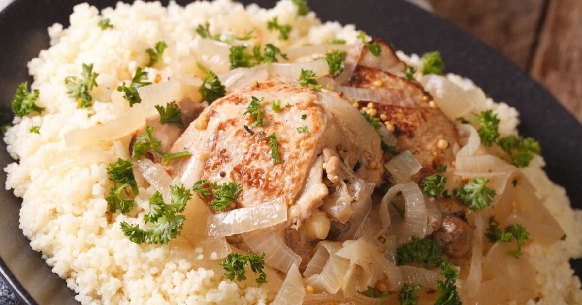 Savourez le poulet yassa : un délice sénégalais à découvrir