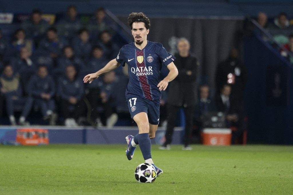 Dans l'attente d'une réaction : le PSG face à Chelsea et ses défis au milieu de terrain