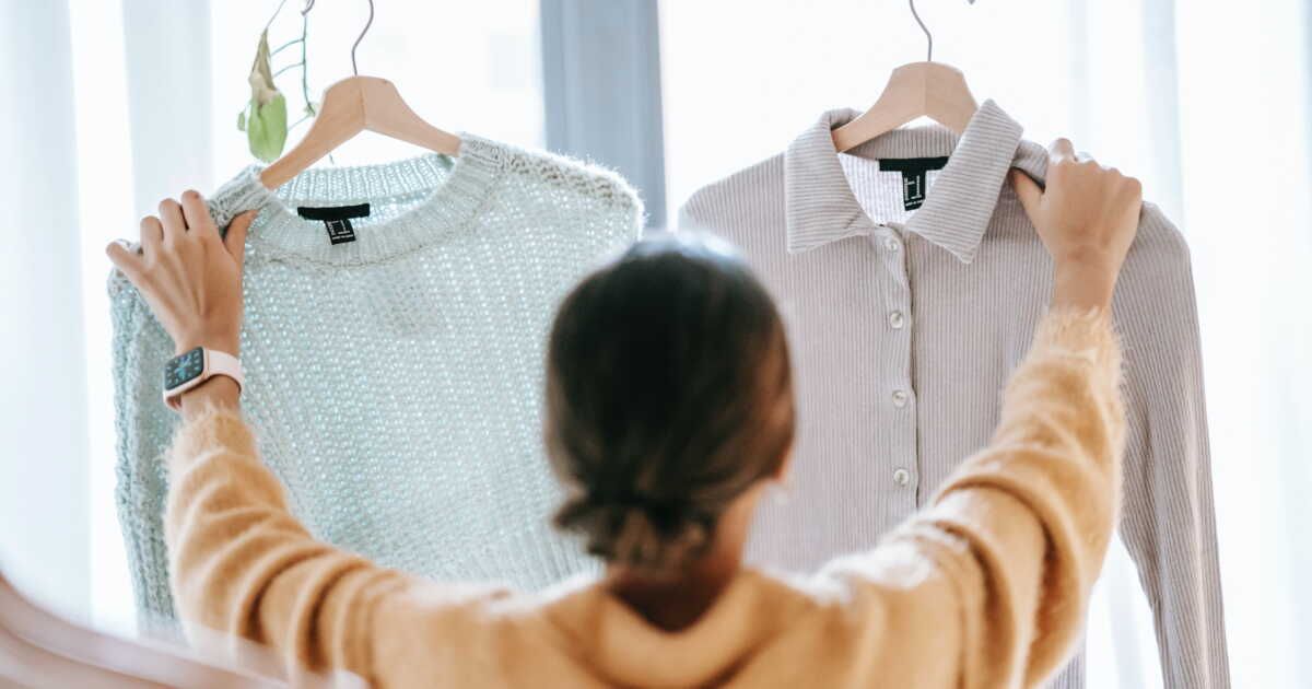 Défroissez vos vêtements sans fer à repasser grâce à cette astuce astucieuse